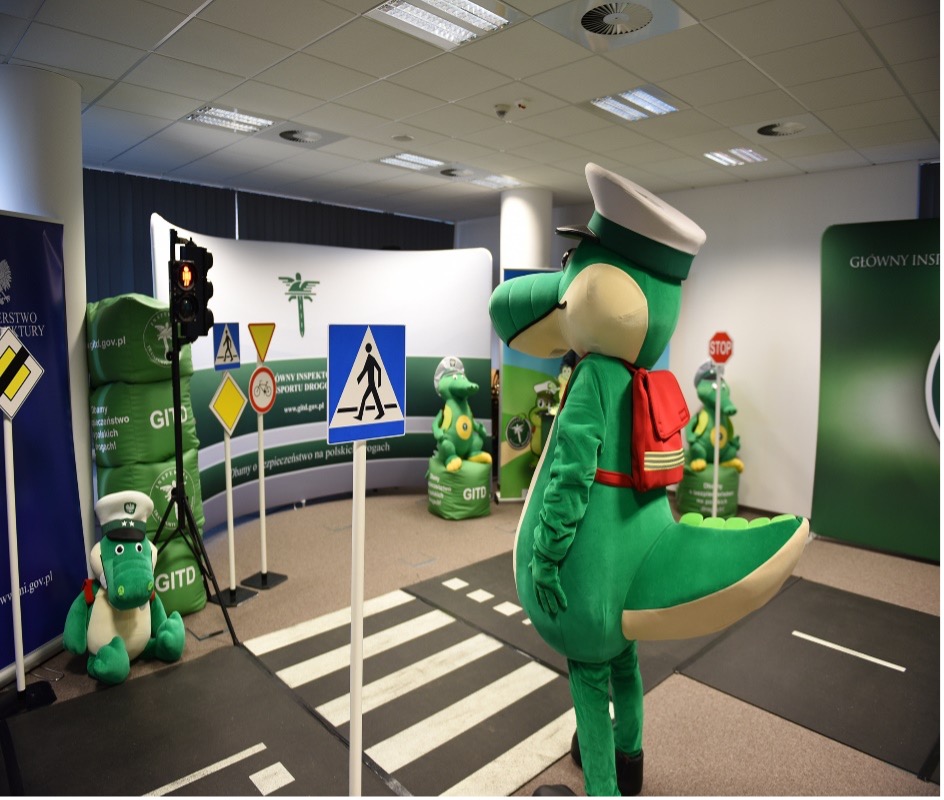 Lekcja bezpieczeństwa uczniów klasy I z udziałem Pierwszej Damy