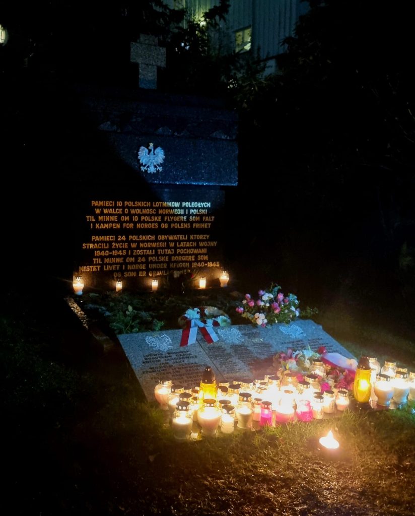 Dzień Wszystkich Świętych na cmentarzu Vestre Gravlund